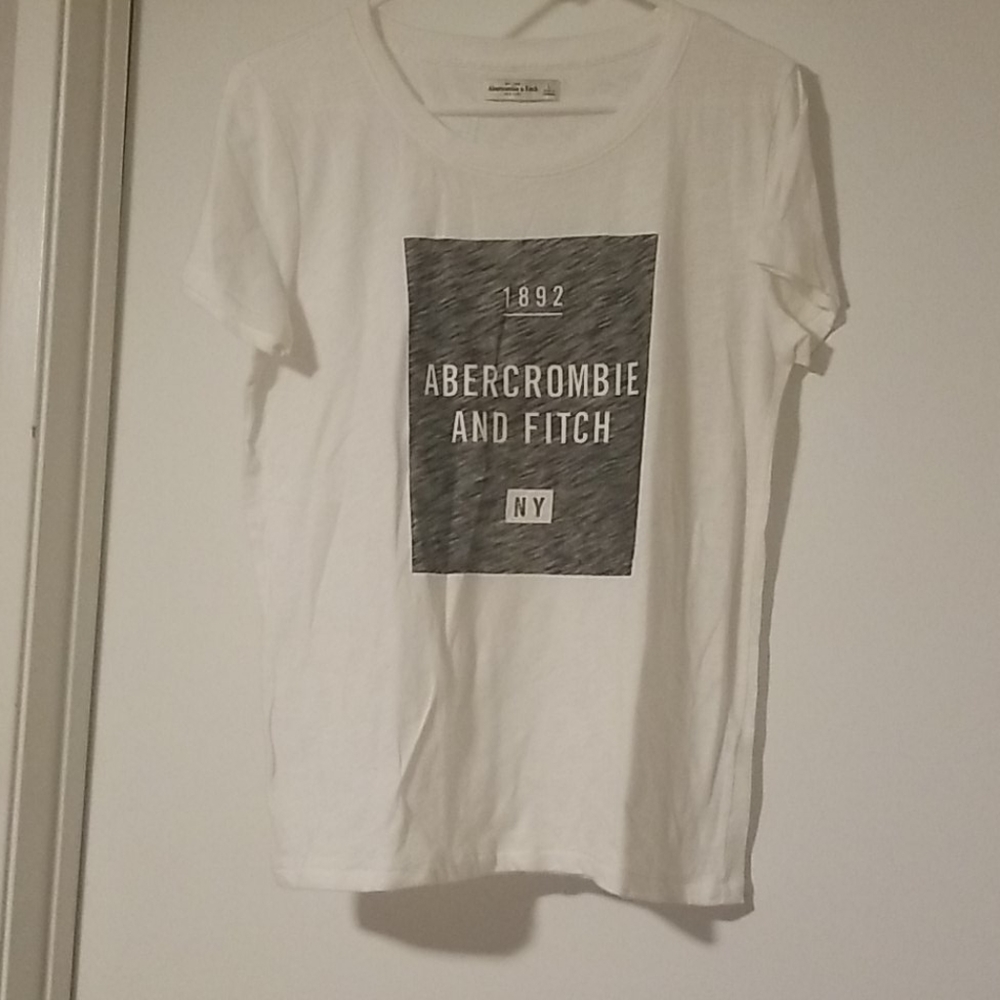 Abercrombie & Fitch Basic Tee